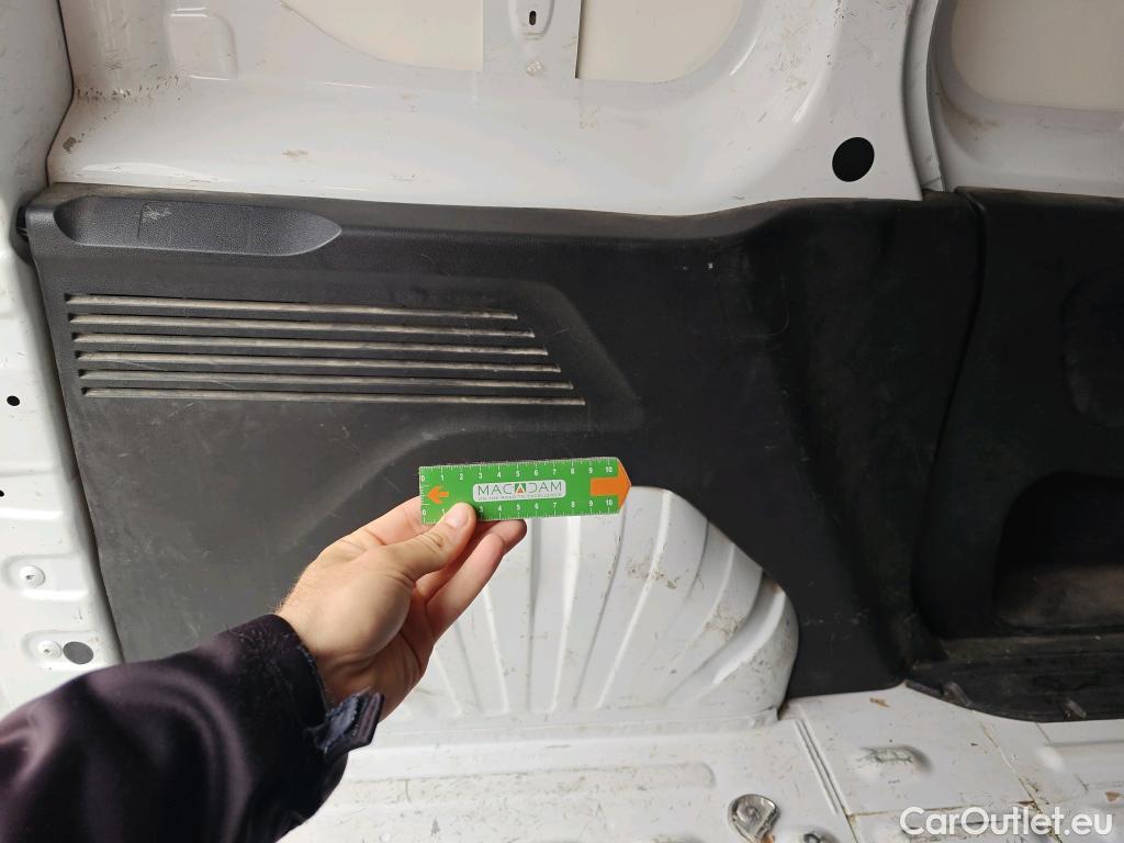  Opel  Combo OPEL  / 2018 / 3P / furgón derivado de turismo Cargo L 1000kg Diesel 1.5 100HP S&S MT E (AC) #44