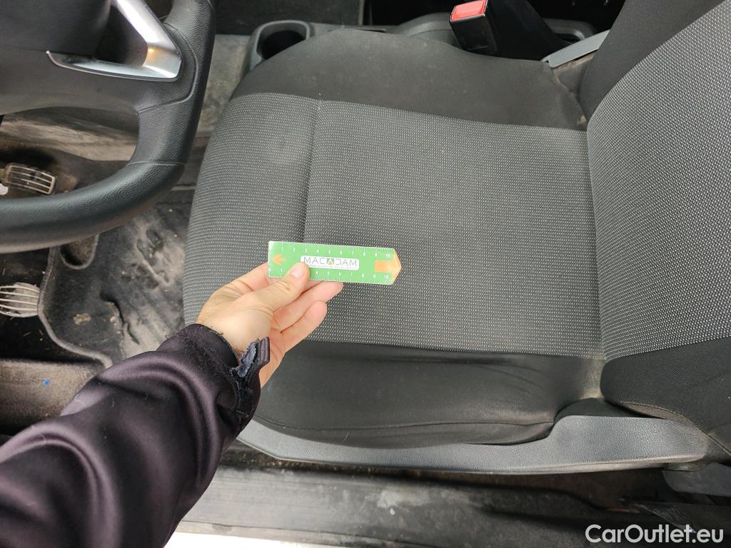  Opel  Combo OPEL  / 2018 / 3P / furgón derivado de turismo Cargo L 1000kg Diesel 1.5 100HP S&S MT E (AC) #22