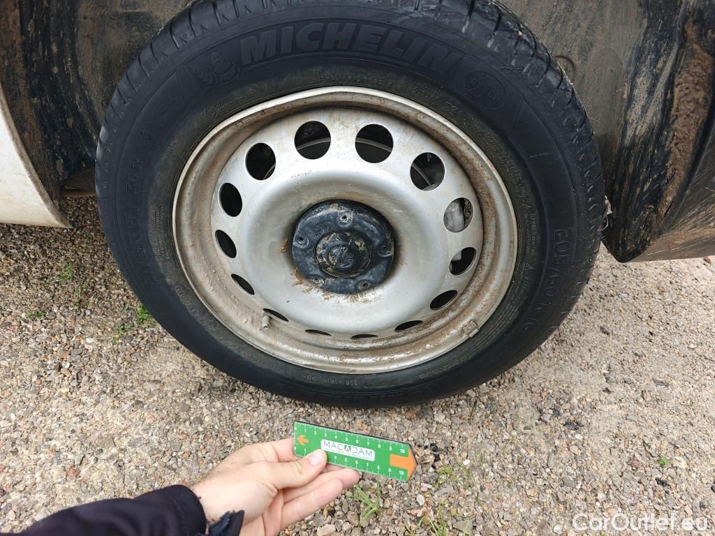  Opel  Combo OPEL  / 2018 / 3P / furgón derivado de turismo Cargo L 1000kg Diesel 1.5 100HP S&S MT E (AC) #56