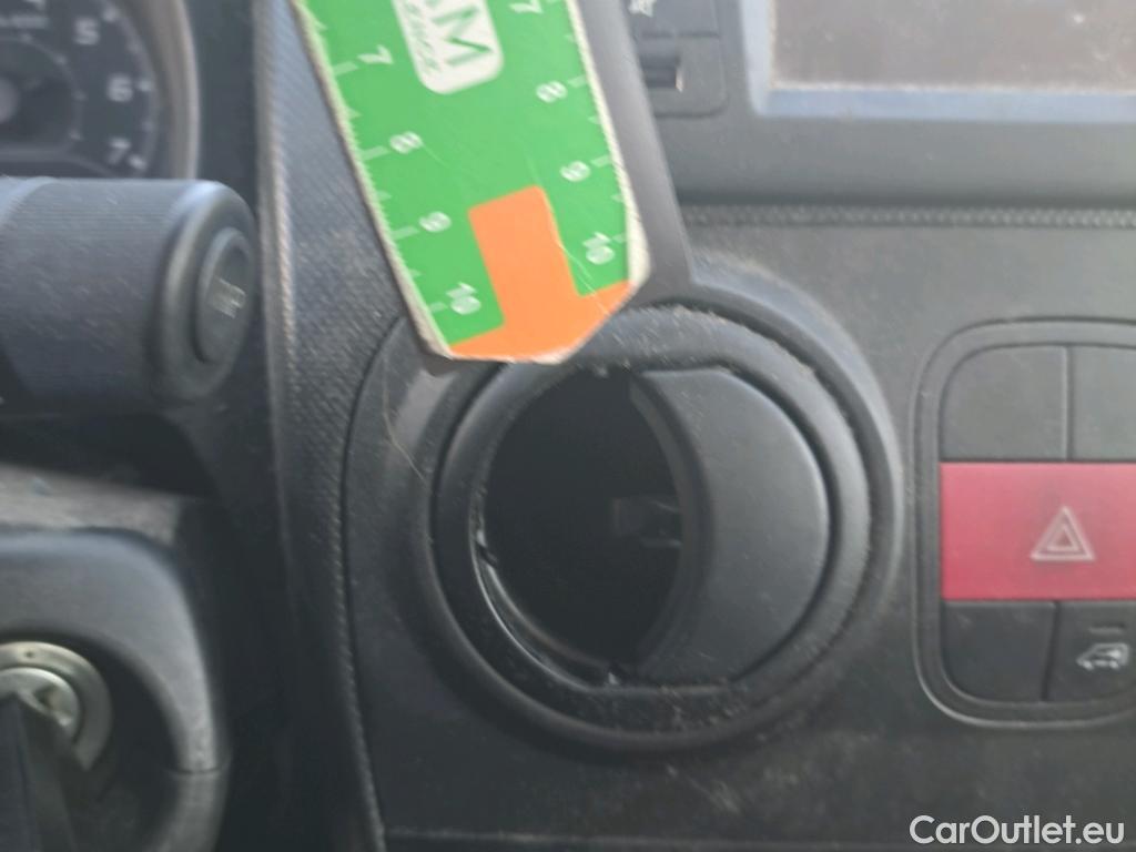  Fiat  Fiorino FIAT  / 2016 / 3P / furgón derivado de turismo Cargo Base 1.3 Mjet 59kW (80CV) E6 #24