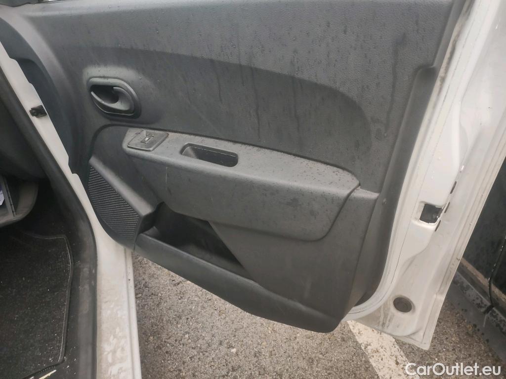  Dacia  Dokker DACIA  / 2013 / 4P / furgón derivado de turismo Van Essential dCi 55kW (75CV) #36