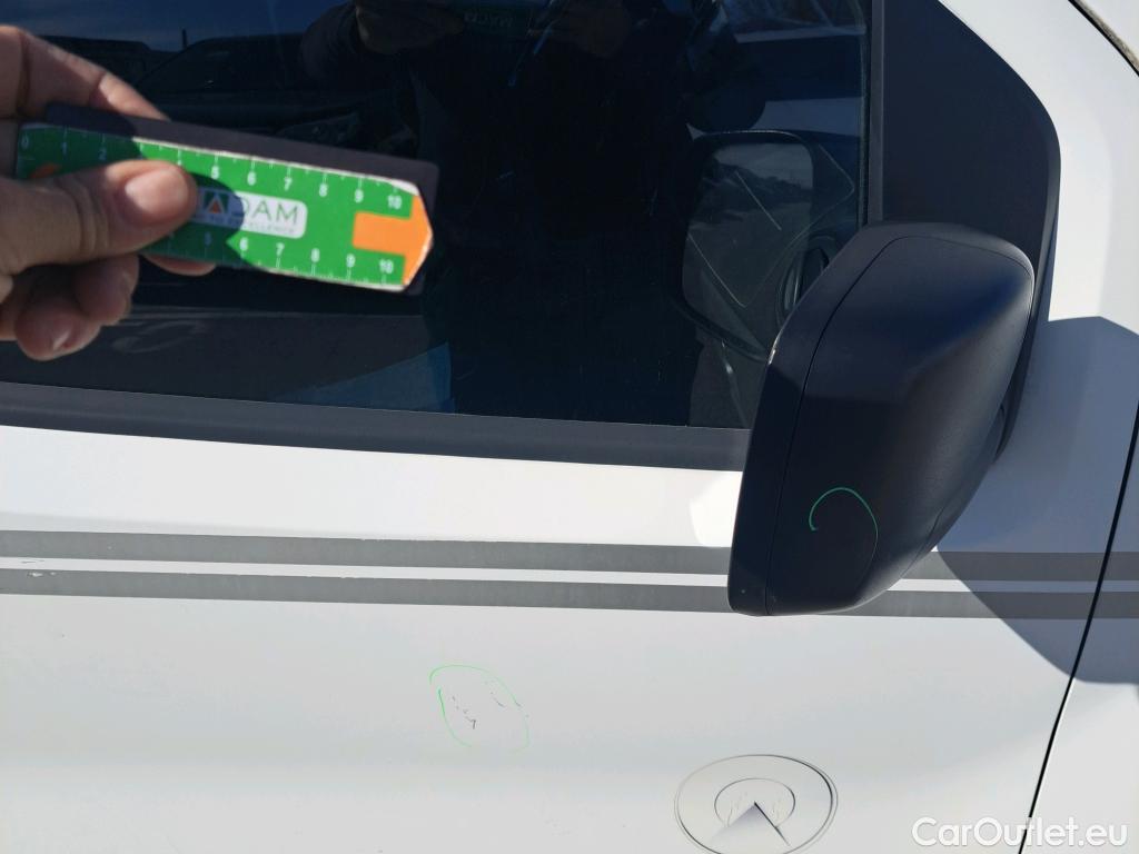  Fiat  Fiorino FIAT  / 2016 / 3P / furgón derivado de turismo Cargo Base 1.3 Mjet 59kW (80CV) E6 #70