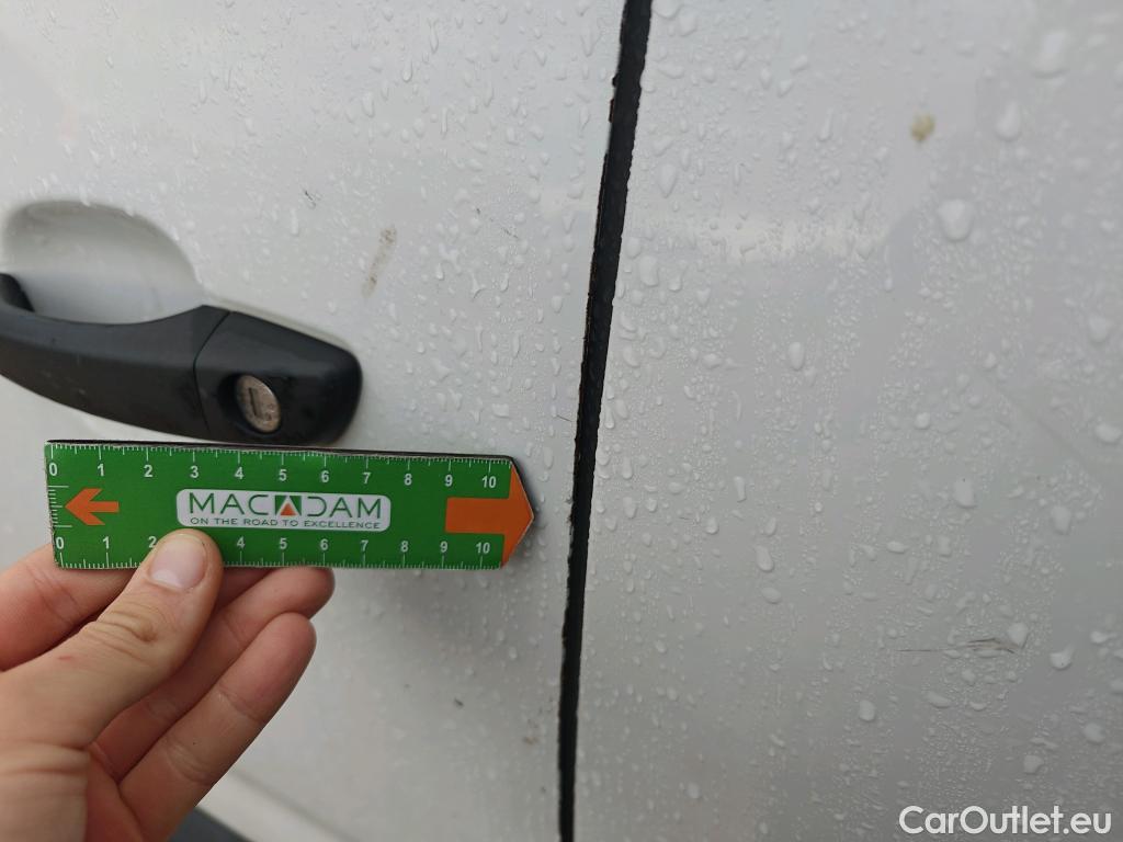  Opel  Combo OPEL  / 2018 / 3P / furgón derivado de turismo Cargo L 1000kg Diesel 1.5 100HP S&S MT E (AC) #20