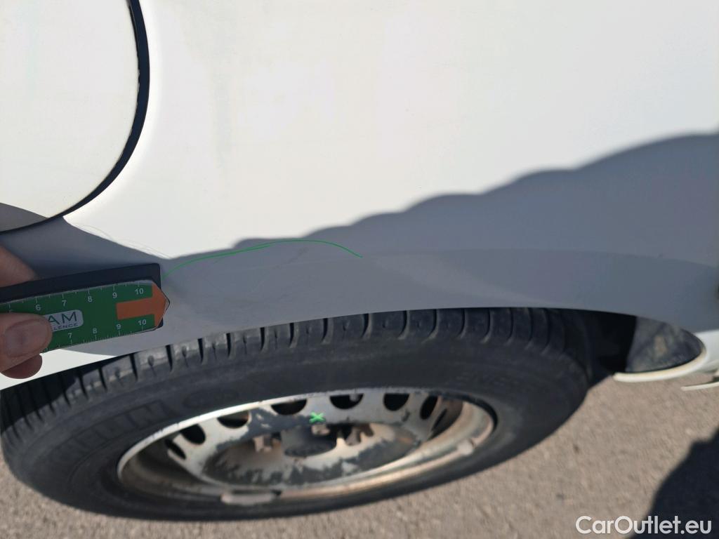  Fiat  Fiorino FIAT  / 2016 / 3P / furgón derivado de turismo Cargo Base 1.3 Mjet 59kW (80CV) E6 #52