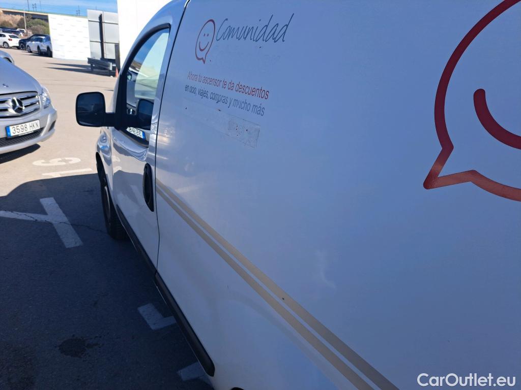  Fiat  Fiorino FIAT  / 2016 / 3P / furgón derivado de turismo Cargo Base 1.3 Mjet 59kW (80CV) E6 #14