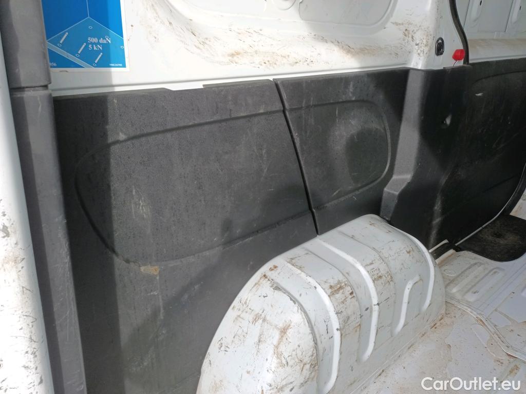  Nissan  NV300 NISSAN  / 2016 / 4P / furgón 1.6dCi 70kW (95CV) L1H1 1T OPTIMA #35