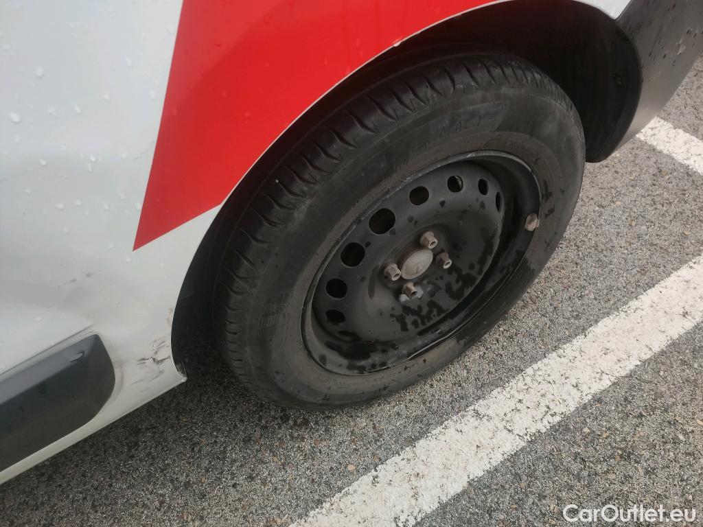  Dacia  Dokker DACIA  / 2013 / 4P / furgón derivado de turismo Van Essential dCi 55kW (75CV) #38