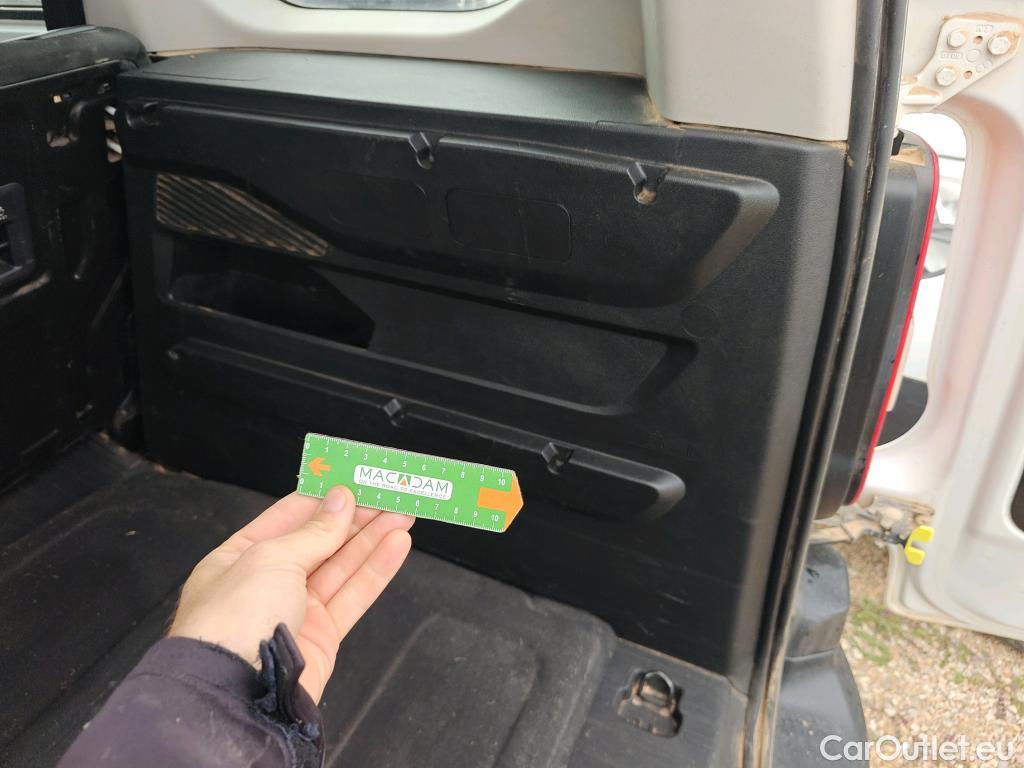  Opel  Combo OPEL  Life / 2018 / 5P / combi 1.5 TD 75kW (100CV) S/S Edition L (IND) #89