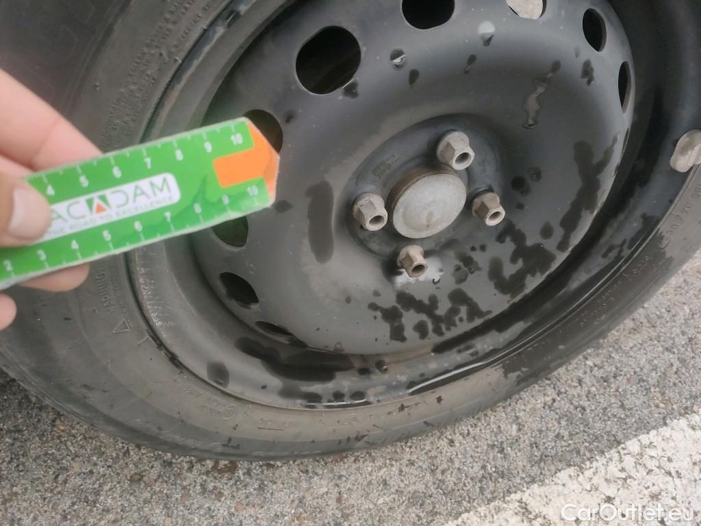  Dacia  Dokker DACIA  / 2013 / 4P / furgón derivado de turismo Van Essential dCi 55kW (75CV) #39