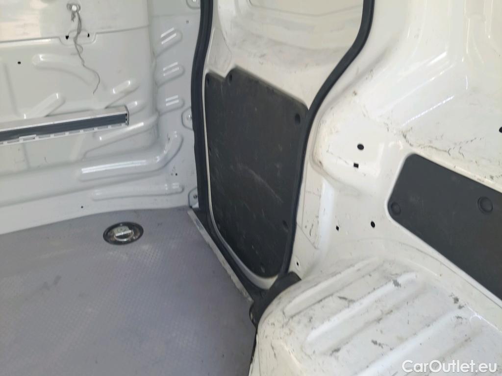  Fiat  Fiorino FIAT  / 2016 / 3P / furgón derivado de turismo Cargo Base 1.3 Mjet 59kW (80CV) E6 #43