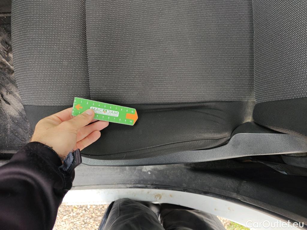  Opel  Combo OPEL  / 2018 / 3P / furgón derivado de turismo Cargo L 1000kg Diesel 1.5 100HP S&S MT E (AC) #23