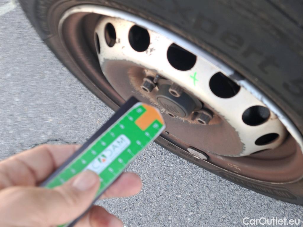  Fiat  Fiorino FIAT  / 2016 / 3P / furgón derivado de turismo Cargo Base 1.3 Mjet 59kW (80CV) E6 #66