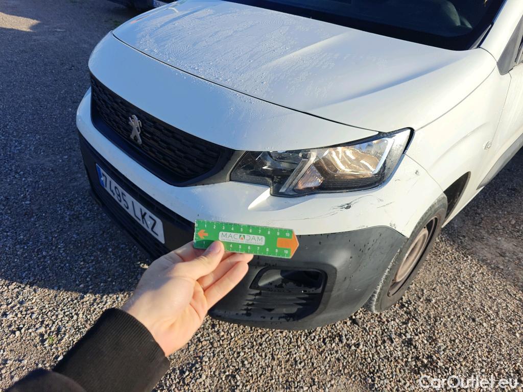  Peugeot  Partner PEUGEOT  / 2018 / 3P / furgón derivado de turismo Pro Standard 600kg BlueHDi 73kW (AC) #38