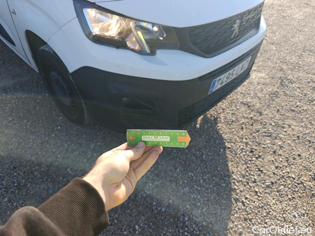  Peugeot  Partner PEUGEOT  / 2018 / 3P / furgón derivado de turismo Pro Standard 600kg BlueHDi 73kW (AC) #41