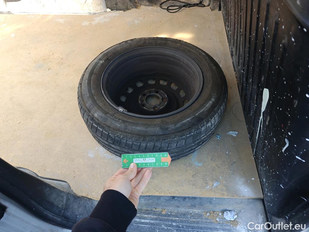  Peugeot  Partner PEUGEOT  / 2018 / 3P / furgón derivado de turismo Pro Standard 600kg BlueHDi 73kW (AC) #44