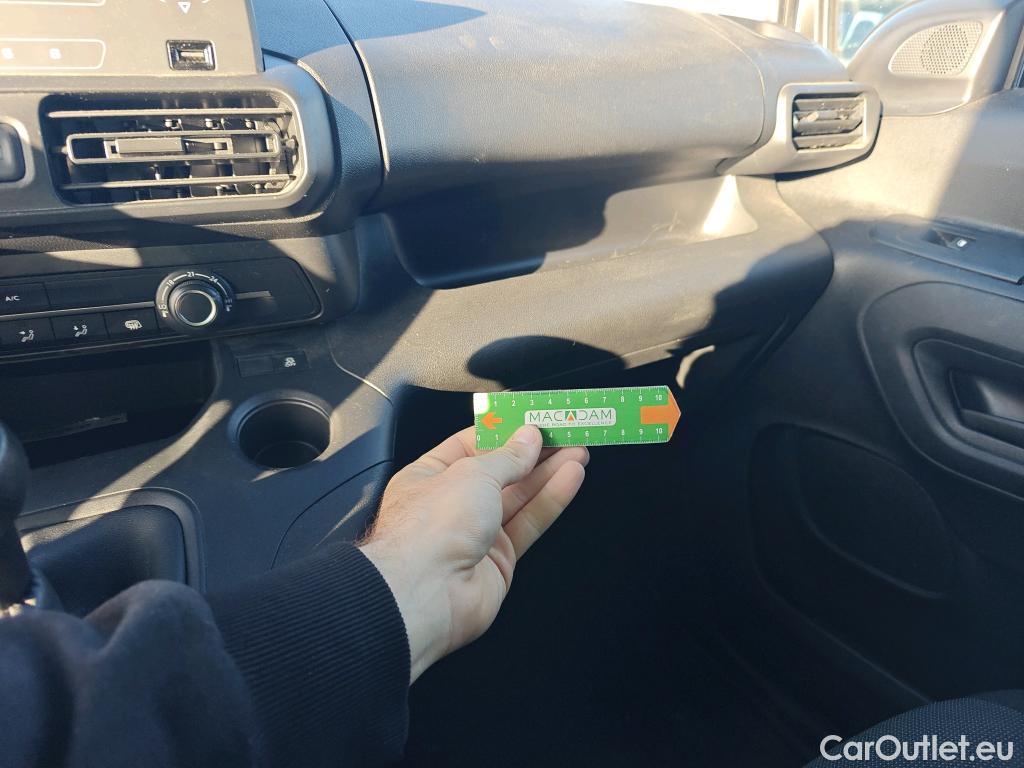  Peugeot  Partner PEUGEOT  / 2018 / 3P / furgón derivado de turismo Pro Standard 600kg BlueHDi 73kW (AC) #30