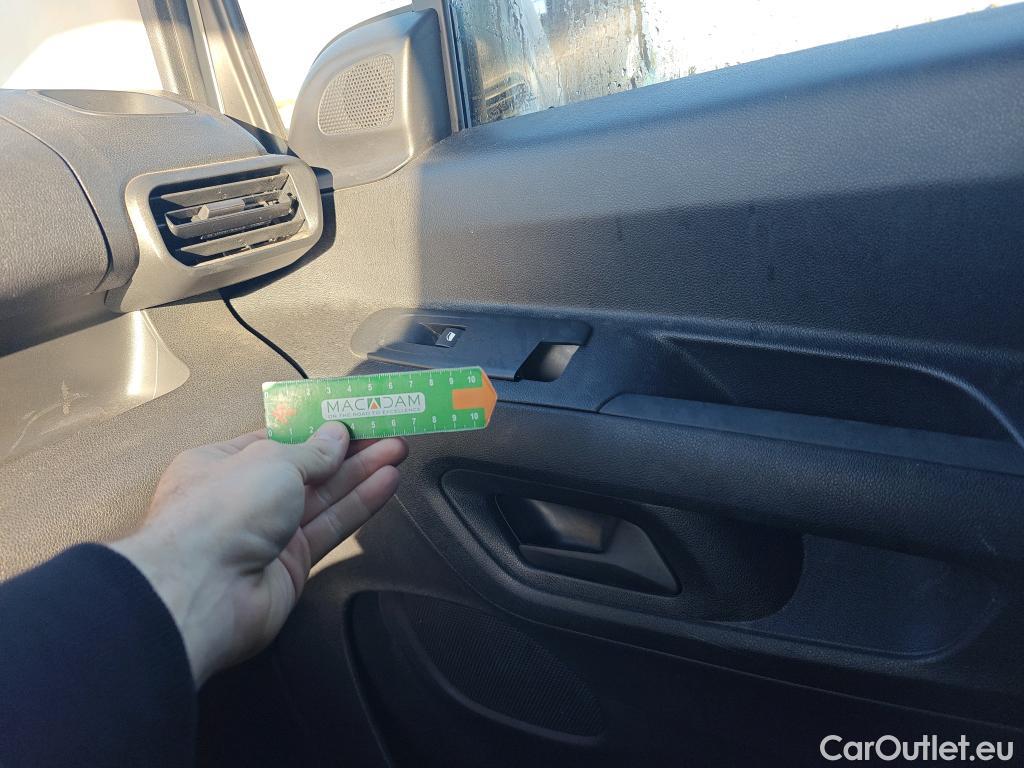  Peugeot  Partner PEUGEOT  / 2018 / 3P / furgón derivado de turismo Pro Standard 600kg BlueHDi 73kW (AC) #56