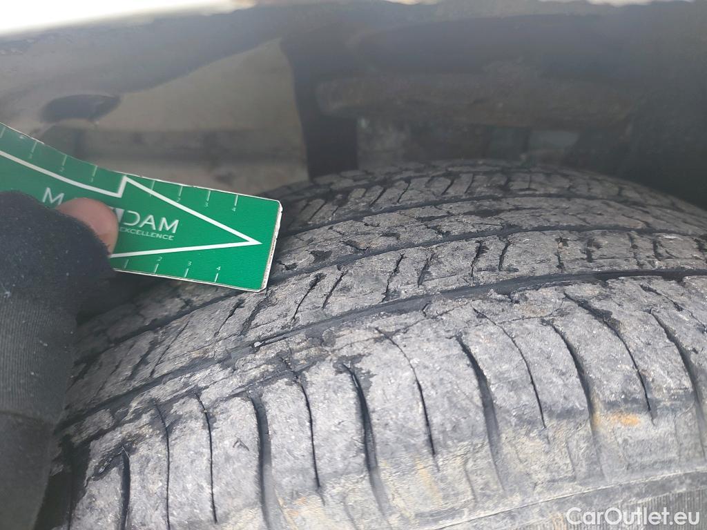  Peugeot  Partner PEUGEOT  furgón 3 PLAZAS Standard 1000kg BlueHDi 73kW #49