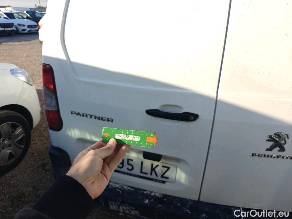  Peugeot  Partner PEUGEOT  / 2018 / 3P / furgón derivado de turismo Pro Standard 600kg BlueHDi 73kW (AC) #15