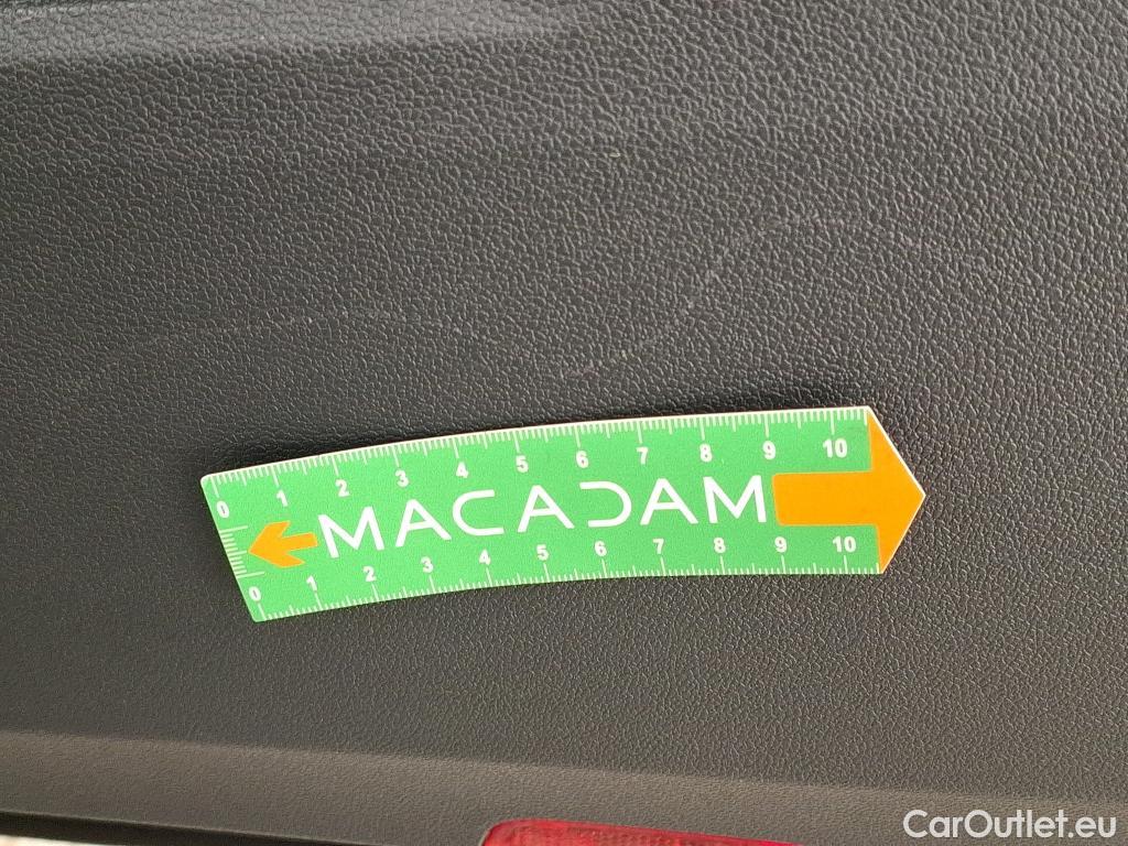  Volkswagen  Tiguan VOLKSWAGEN  / 2020 / 5P / SUV 2.0 TDI 150 DSG7 LIFE PLUS #22