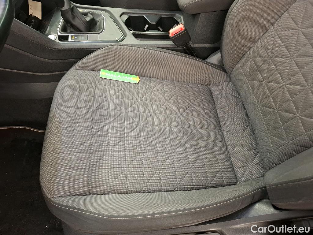  Volkswagen  Tiguan VOLKSWAGEN  / 2020 / 5P / SUV 2.0 TDI 150 DSG7 LIFE PLUS #42