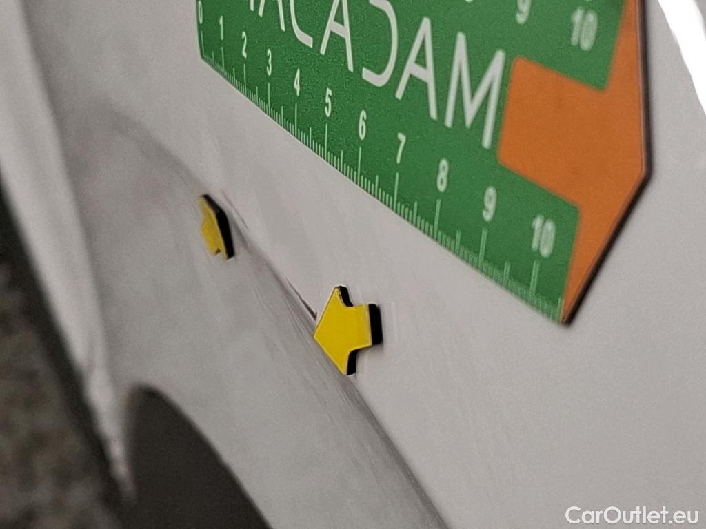  Volkswagen  Tiguan VOLKSWAGEN  / 2020 / 5P / SUV 2.0 TDI 150 DSG7 LIFE PLUS #3