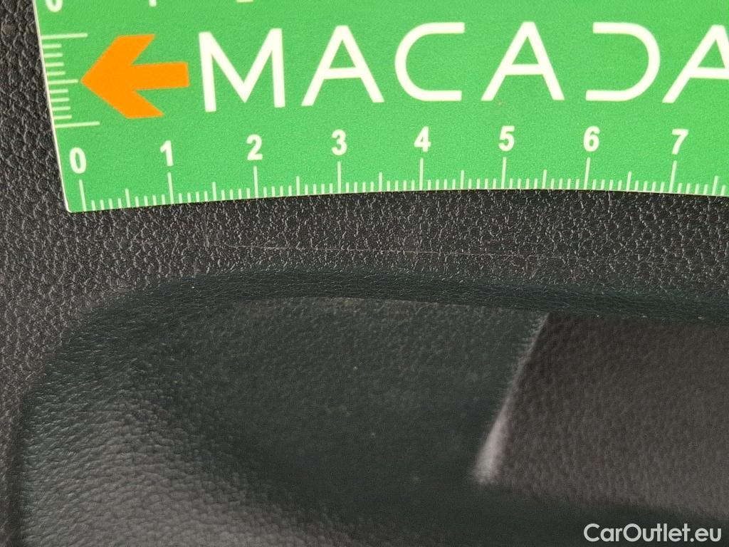  Volkswagen  Tiguan VOLKSWAGEN  / 2020 / 5P / SUV 2.0 TDI 150 DSG7 LIFE PLUS #39