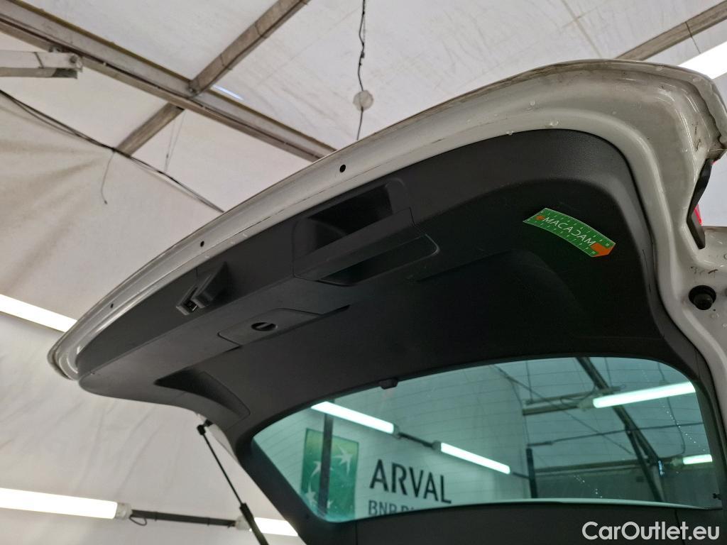  Volkswagen  Tiguan VOLKSWAGEN  / 2020 / 5P / SUV 2.0 TDI 150 DSG7 LIFE PLUS #29