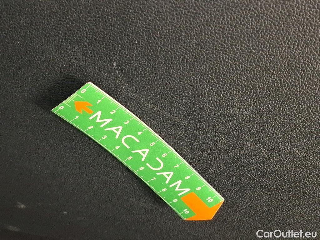  Volkswagen  Tiguan VOLKSWAGEN  / 2020 / 5P / SUV 2.0 TDI 150 DSG7 LIFE PLUS #24