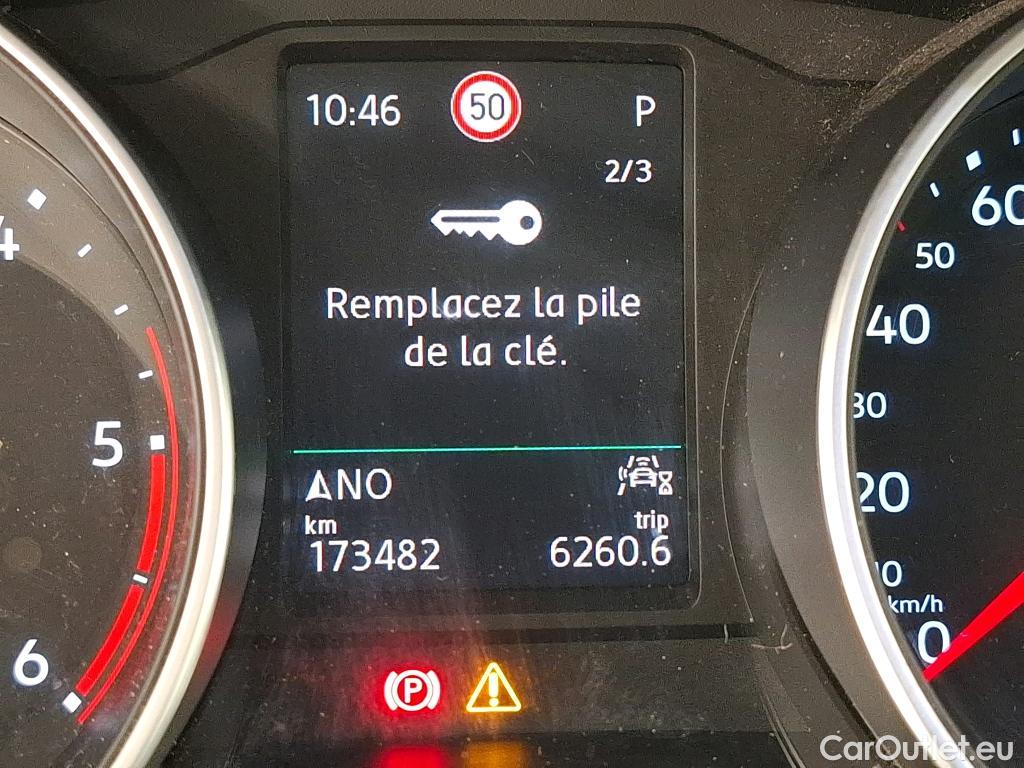  Volkswagen  Tiguan VOLKSWAGEN  / 2020 / 5P / SUV 2.0 TDI 150 DSG7 LIFE PLUS #48