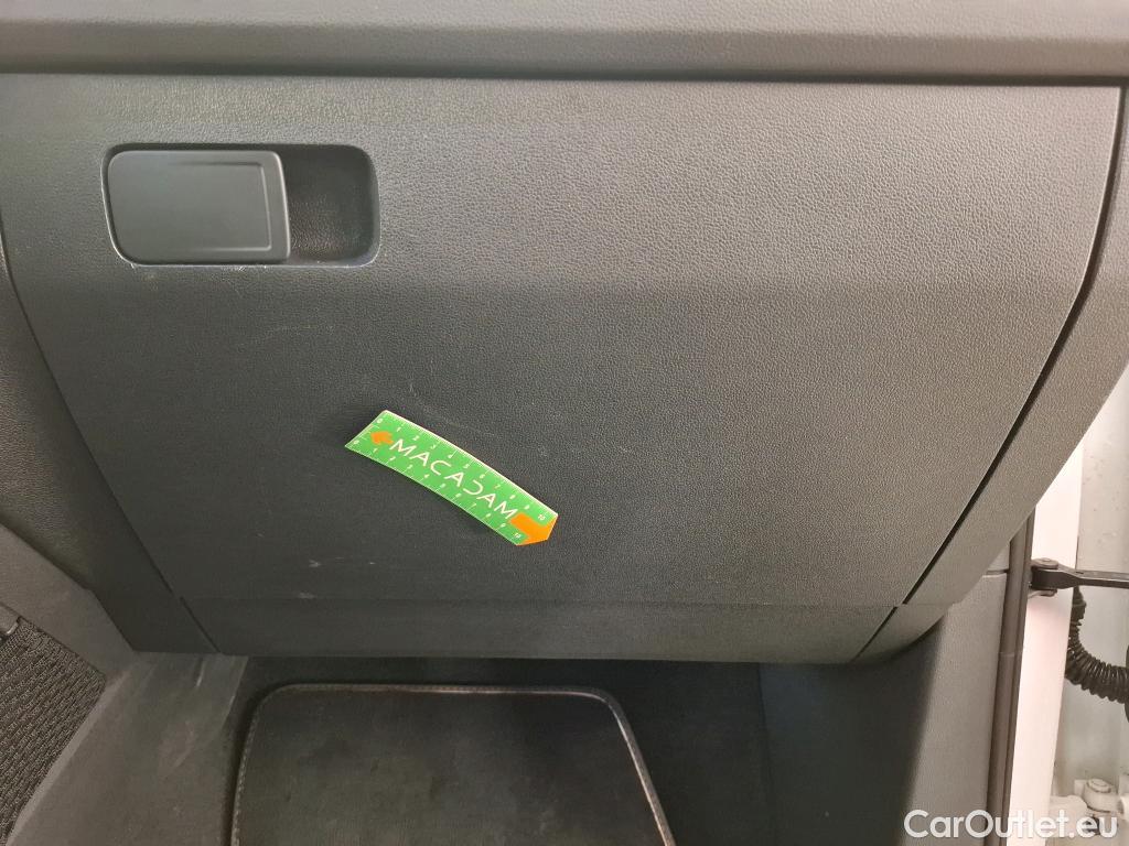  Volkswagen  Tiguan VOLKSWAGEN  / 2020 / 5P / SUV 2.0 TDI 150 DSG7 LIFE PLUS #23