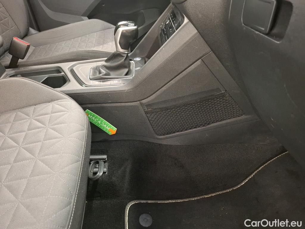  Volkswagen  Tiguan VOLKSWAGEN  / 2020 / 5P / SUV 2.0 TDI 150 DSG7 LIFE PLUS #26