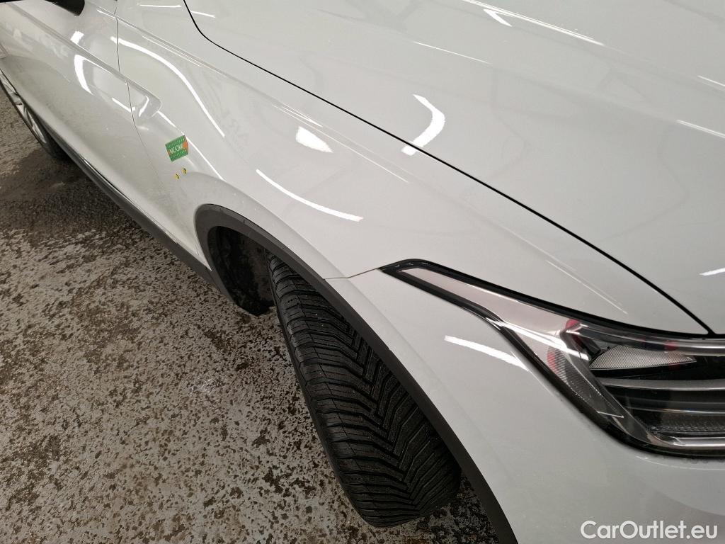  Volkswagen  Tiguan VOLKSWAGEN  / 2020 / 5P / SUV 2.0 TDI 150 DSG7 LIFE PLUS #1