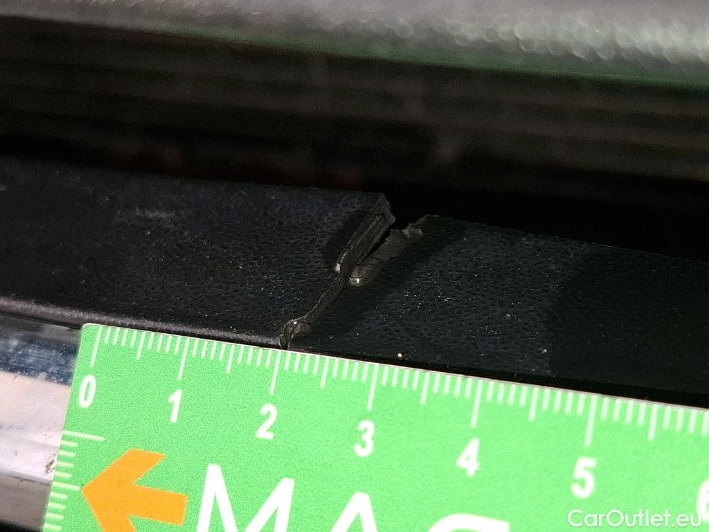  Volkswagen  Tiguan VOLKSWAGEN  / 2020 / 5P / SUV 2.0 TDI 150 DSG7 LIFE PLUS #13