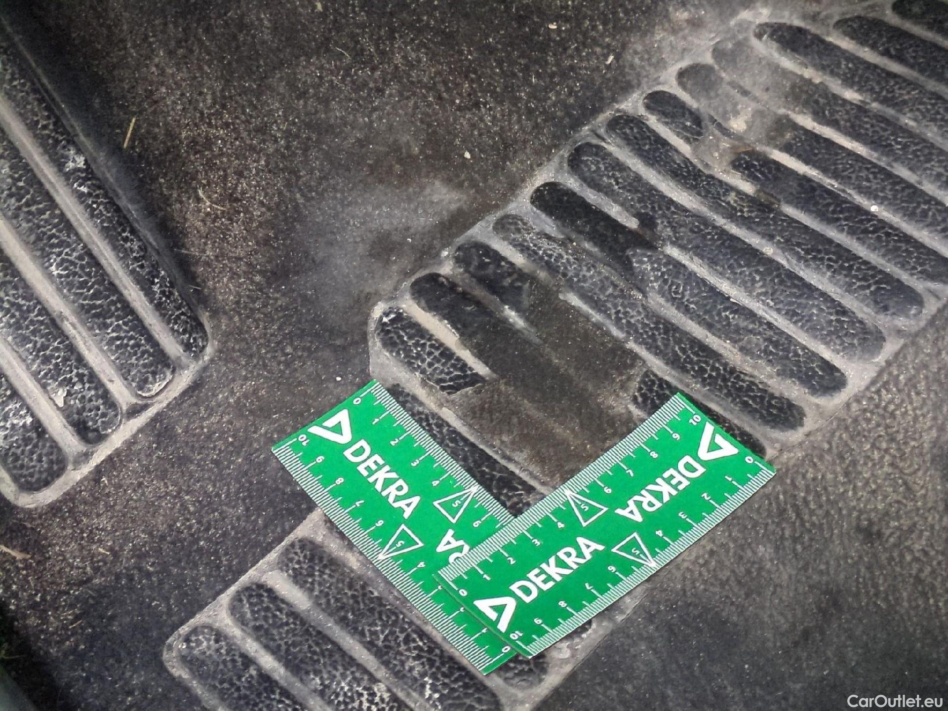  Renault  Clio RENAULT  Société VU 5p Berline Air Medianav dCi 90 #14