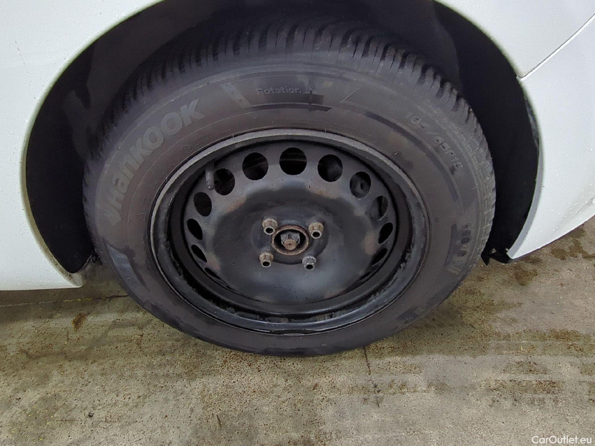  Renault  Clio RENAULT  Société VU 5p Berline Air Medianav dCi 90 #9