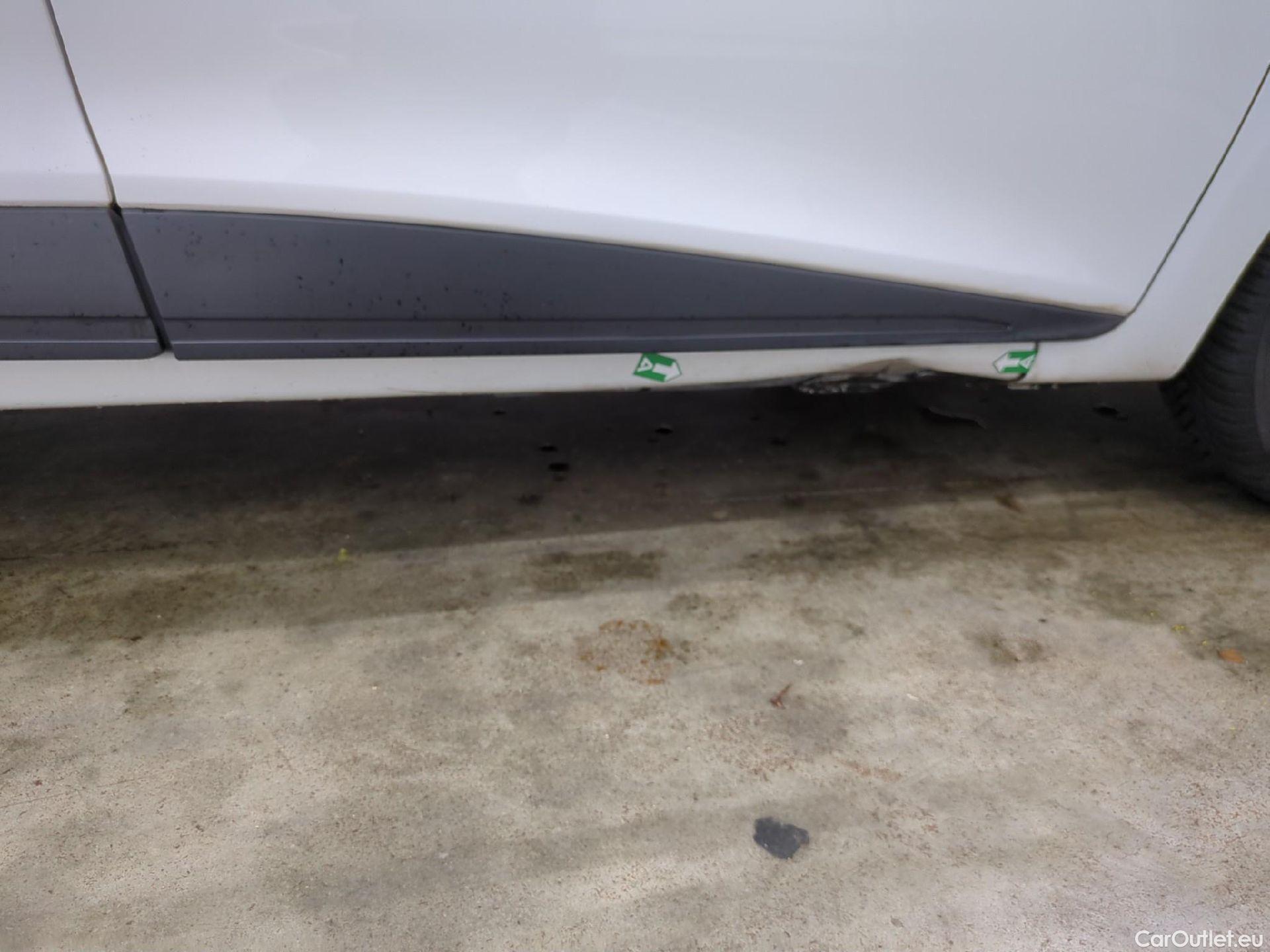  Renault  Clio RENAULT  Société VU 5p Berline Air Medianav dCi 90 #19