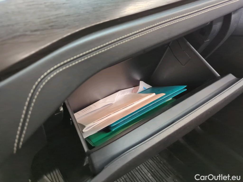  Ford  Kuga 2.5 Duratec FHEV 190CP Vignale CVT AWD #3