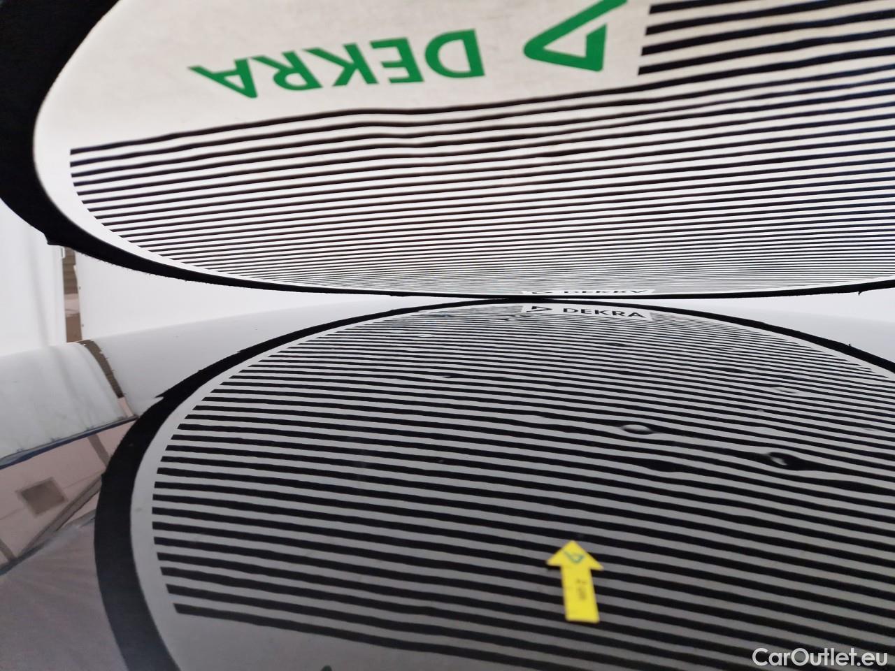  Volkswagen  Passat Highline 2.0 TDI DSG 150 CP #37