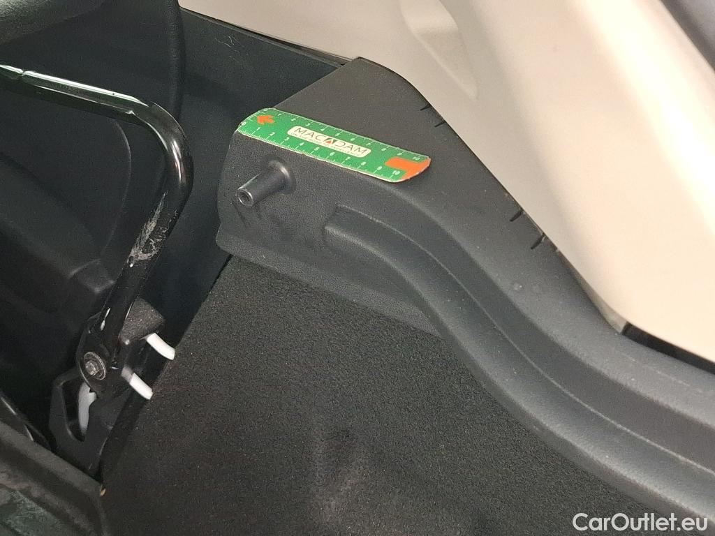  Renault  Clio  IV Air MediaNav 1.5 dCi 75CV BVM5 E6 #12