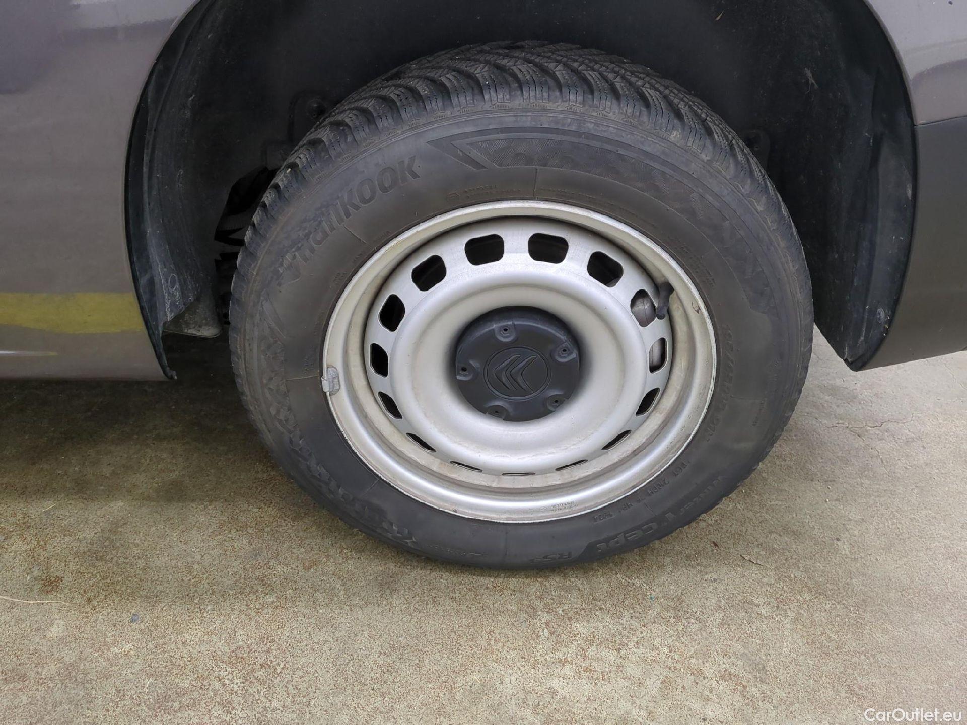  Citroen  Berlingo CITROEN  Van / 2018 / 4P / Fourgonnette M 650kg PT 110 S&S BVM Driver Connect #2