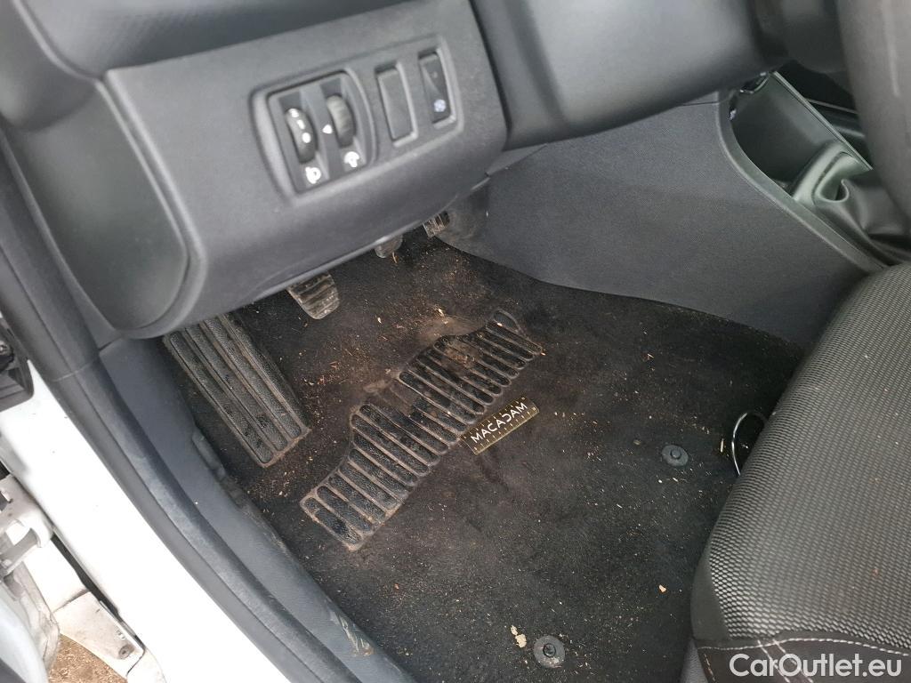  Renault  Clio  IV Air 0.9 TCe 75CV BVM5 E6 #1