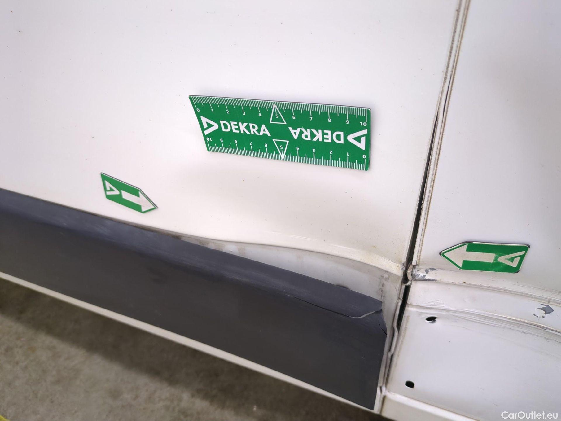  Peugeot  Boxer  Fourgon Surélevé 435 L4H2 Asphalt BlueHDi 140 Stop&Start 2.2 140CV BVM6 #19