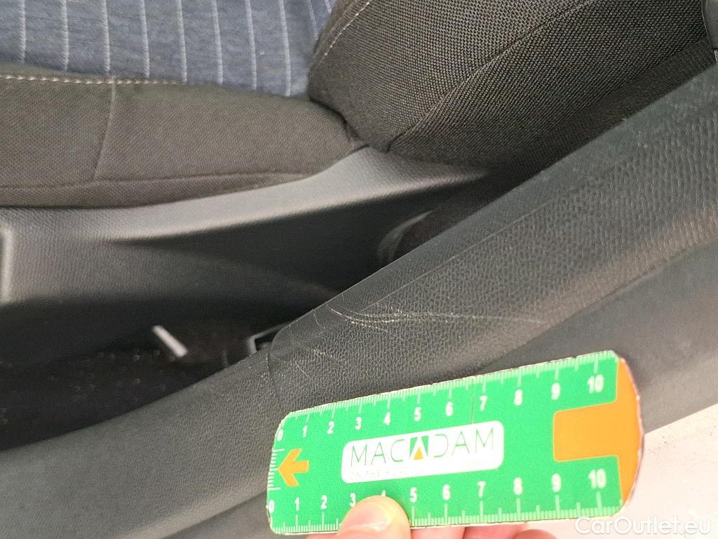  Peugeot  208  Premium 1.5 HDi 100CV BVM6 E6d #2