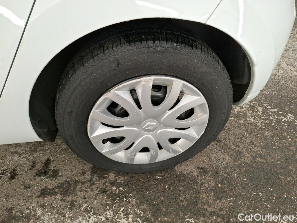  Renault  Clio  IV Air MediaNav 1.5 dCi 75CV BVM5 E6 #28