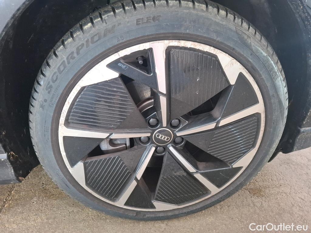  Audi  Q4 E-Tron  40 e-tron Design Luxe 82kWh BVA #29