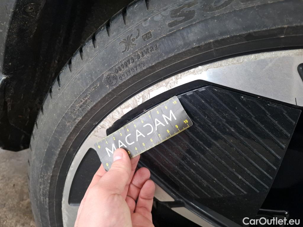  Audi  Q4 E-Tron  40 e-tron Design Luxe 82kWh BVA #26