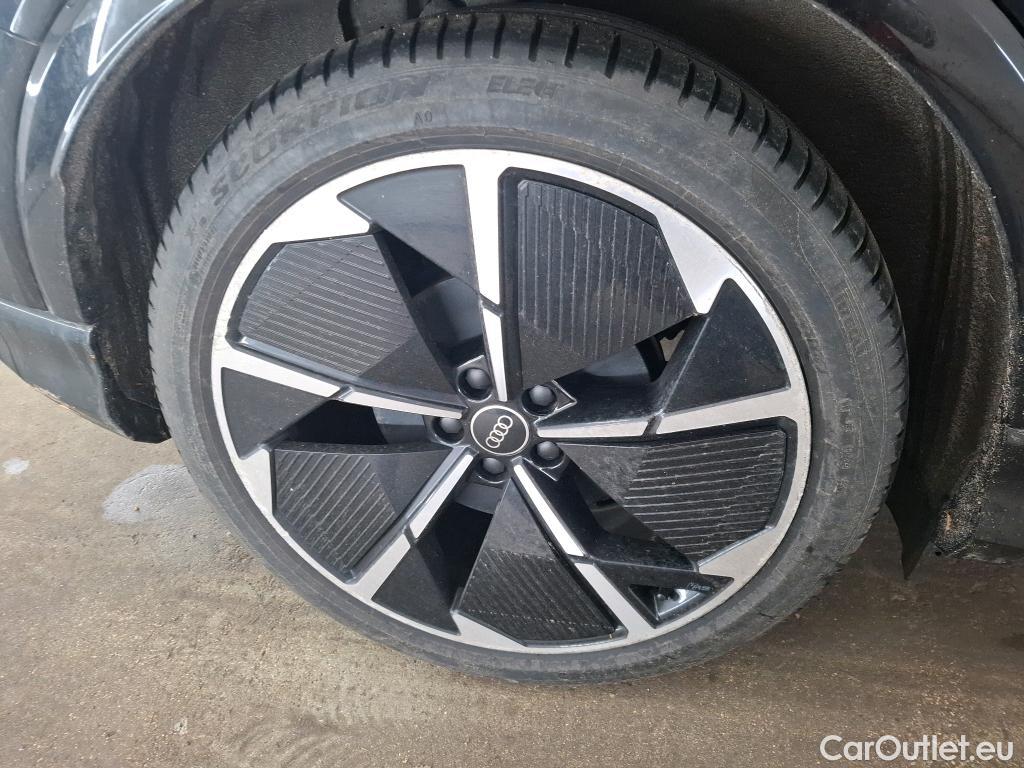  Audi  Q4 E-Tron  40 e-tron Design Luxe 82kWh BVA #24