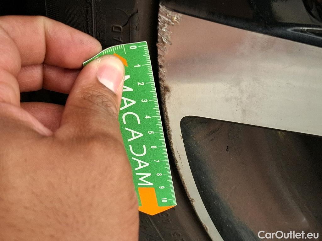  Nissan  Qashqai NISSAN  / 2017 / 5P / Crossover 1.3 DIG-T 140 Tekna #61