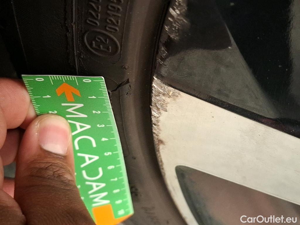  Nissan  Qashqai NISSAN  / 2017 / 5P / Crossover 1.3 DIG-T 140 Tekna #40